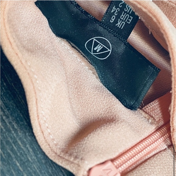 MISSGUIDED Cut Out Choker Neck Long Sleeve Top - Picture 9 of 10